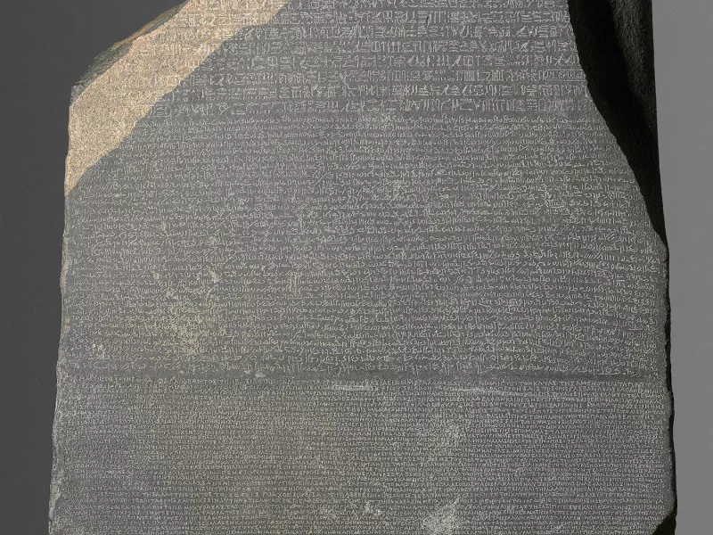 La pierre de Rosette, un bloc de 700 kg de basalte noir d’un mètre de hauteur, a été embarquée sur un navire à destination de la France, mais les Anglais l’ont interceptée et transporté à Londres, au British Muséum, où elle est visible aujourd’hui encore.   