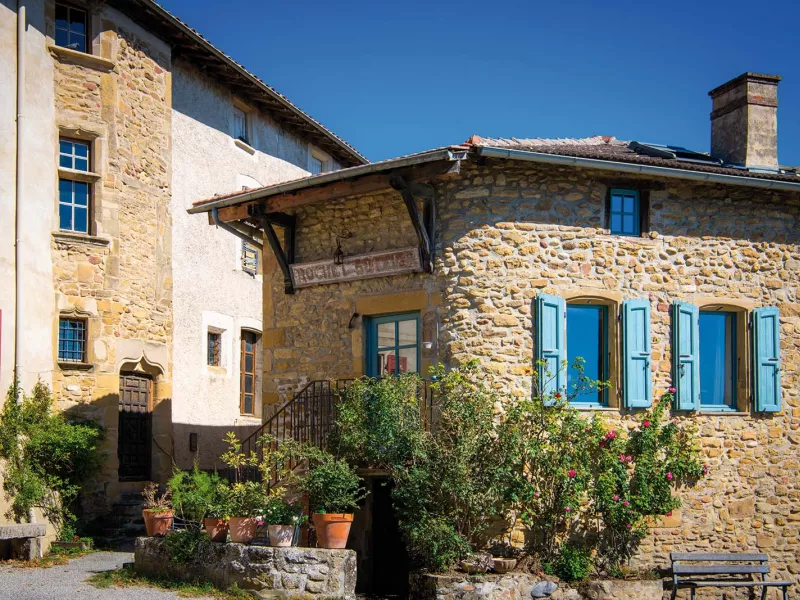 Revel-Tourdan, village de charme avec ses demeures du XVIe et XVIIe siècles